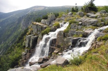 Der Pantscha-Wasserfall ist mit 148 m der größe Wasserfall, Foto: Archiv Vydavatelství MCU s.r.o.